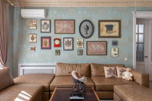 how-to-style-brown-leather-couch-with- antique-decor