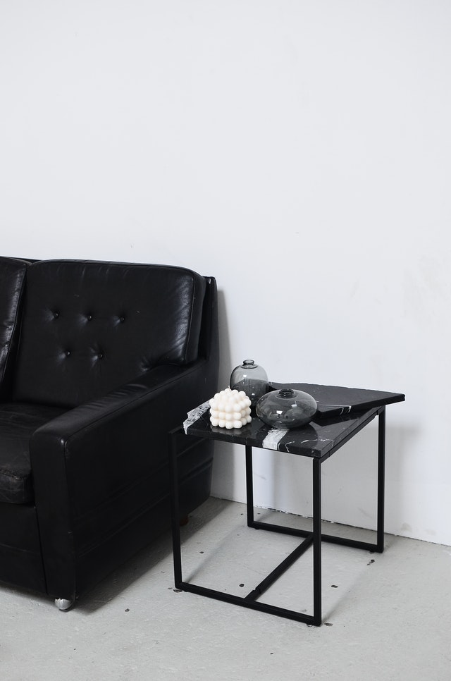 black-couch-living-room-decorating-ideas