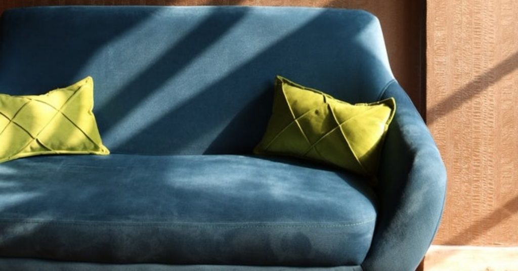 teal-couch-pillow-colors
